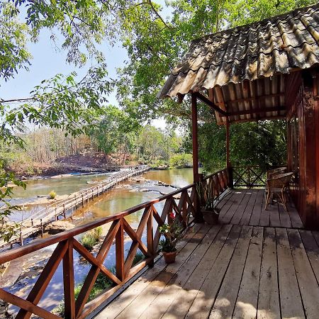 Tadlo Lodge Beng Bagian luar foto