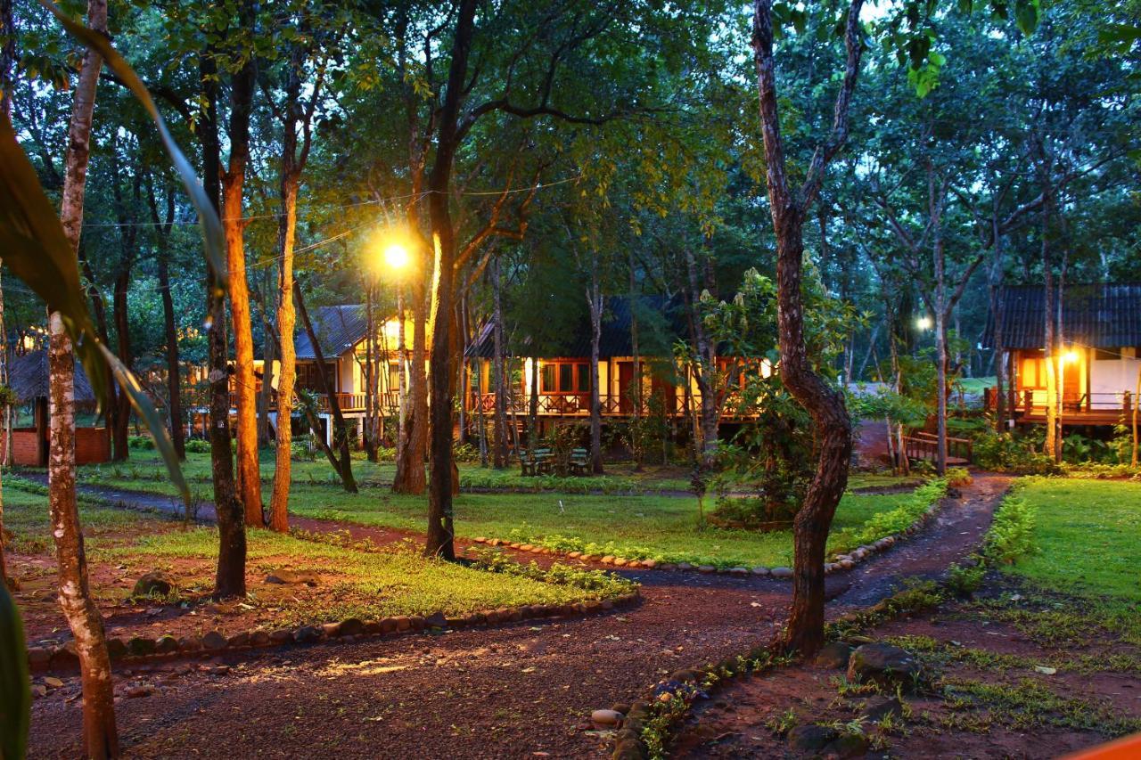 Tadlo Lodge Beng Bagian luar foto